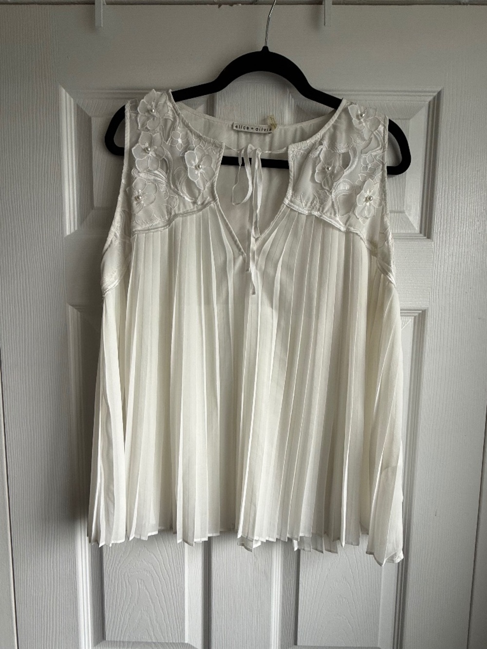 Alice + Olivia Pleated Floral Lace Top Ivory Size M